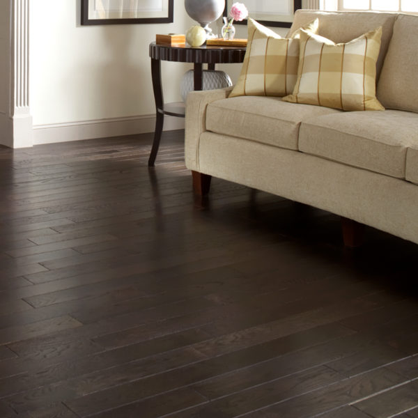 Great Lakes Wood Floors Room Scene With Cracked Pepper Oak Floor Sample On It